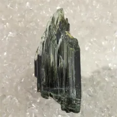 ザギマウンテン産 エジリン輝石  23.5g 【榎本通商55364】