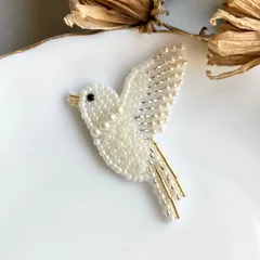 2025年最新】鳥刺繍ブローチの人気アイテム - メルカリ