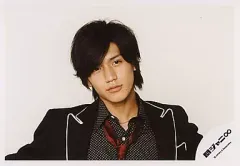 【中古】生写真(ジャニーズ) 関ジャニ∞/錦戸亮/横型・バストアップ・ジャケット黒・背景白/公式生写真