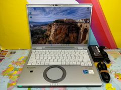 マイクロソフト Laptop Studio 第11世代 14.4型 タブレット 外観