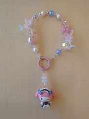 サンリオ マイメロディ　ハンドメイドビーズストラップ　MM ピンク ウインク