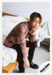 【中古】生写真(ジャニーズ) Sexy Zone/菊池風磨/全身・衣装ピンク・座り・右向き・左手顎/アルバム「PAGES」MV＆ジャケ写オフショット/公式生写真