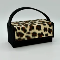【送料込み】アクセサリーケース／ジュエリーボックス／アニマル柄／持ち運び／黒系