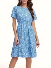 春夏にぴったりのカジュアルなショートスリーブドレス　ディジーなフローラルプリントが特徴の女性用服　Lサイズ