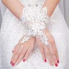 グローブ ウェディンググローブ ウェディング ホワイト レース 白 ラインストーン 透け感 レース  ラインストーンブライダルグローブ 結婚式 花嫁 ショート プリンセス パーティー 前撮り ガーリー メッシュ 二次会 チュール フェミニン フィンガーレス
