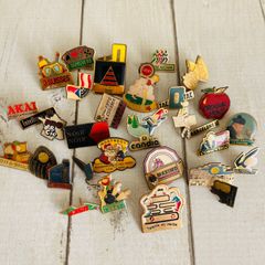 【フランス直輸入】ピンズ 30個 まとめ フレンチ ピンバッジ ヴィンテージ 留め具付 J009