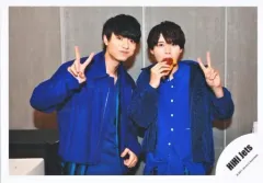 【中古】生写真(ジャニーズ) HiHi Jets/井上瑞稀・作間龍斗/横型・上半身/「HiHi Jets Concert 2021～五騎当千～」グッズオフショット/公式生写真