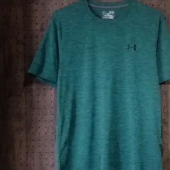 UNDER ARMOUR アンダーアーマー　heartgear　ロゴプリントTシャツ　サイズＭ