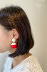 ボンボンイヤリング  2連 刺繍糸 バイカラー 大人可愛いアクセサリー