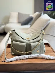【今日特価】Chanel シャネル アームレストホボ ヒッピーバッグ 四つの背負い方と調節可能な肩帯付き百搭デザイン