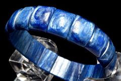 【１点物】高発色ブルー カイヤナイト　12x16mm　バングル パワーストーン 天然石 _MA4505