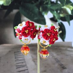 ❁つまみ細工紅白イヤリング❁和装・着物・浴衣・卒園式・卒業式・七五三アクセサリー・ハンドメイドアクセサリー・クリップイヤリング