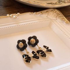 【Daisy accessory 7 イヤリング】 rinnu デイジー　モチーフ　フラワー　リボン