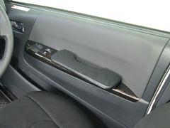 【数量限定アウトレット・旧仕様】200系ハイエース ESアームレストPLUS 運転席側 ブラックモケット Loタイプ