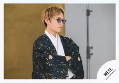 【中古】生写真(STARTO) WEST./神山智洋/横型・上半身/「WEST. DOME TOUR AWARD ～10th Anniversary～」グッズオフショット/公式生写真