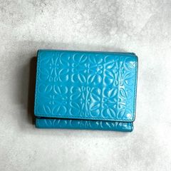 LOEWE ロエベ / リピートアナグラムトリフォールドウォレット 三つ折り財布 ミニ財布 パテントレザー アナグラム型押し ライトブルー