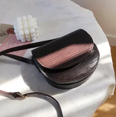 ラスト1点セール　ショルダーバッグ ミニ 小さめ 斜めがけ 革 PUレザー 韓国風 バッグ 鞄