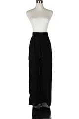 韓国発　ベーシック　カーゴパンツ（すそ絞り無）　柔らか素材の動きやすい一枚　内ポケット　外ポケット　ブラック　韓国ファッション　トレンド