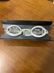 【新品未使用】大人用 TYR スイミングゴーグル ホワイト 交換用ノーズブリッジ付き