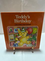Teddy’s Birthday【洋書】【古本】