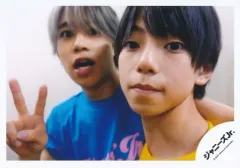 【中古】生写真(ジャニーズ) Lil かんさい・Boys be/當間琉巧・丸岡晃聖/横型・バストアップ/「ALL Johnnys’ Jr. 2023 わっしょいCAMP! in Dome」セルフィー/公式生写真