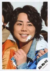 【中古】生写真(ジャニーズ) Kis-My-Ft2/北山宏光/バストアップ・衣装紺・顔にクリーム/アルバム「Yummy!!」ジャケ写撮影オフショット/公式生写真