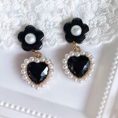 【Daisy accessory 8 イヤリング】 rinnu デイジー　モチーフ　フラワー　ハート
