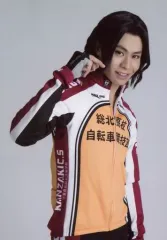 【中古】生写真(男性) 鯨井康介(手嶋純太)/上半身・ユニフォーム.長袖・右手上げ・キャラクターショット/舞台『弱虫ペダル』～箱根学園新世代、始動～トレーディングブロマイド