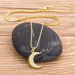 ムーン 月 ネックレス ヴィンテージ スタイル レディース アンティーク調 レトロ お洒落 上品 エレガント 幸運 ナチュラル ギフト 贈り物 新品