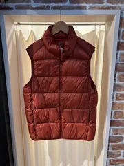 ユニクロ UNIQLO ウルトラライトダウン ダウンベスト オレンジ系 レッド系 シュウイロ サイズS A-244