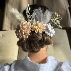 卒業式 髪飾り 結婚式 成人式 つまみ細工 白系 ナチュラル ハンドメイド 和装 かすみ草 豪華ヘアアクセサリー 前撮り 振袖 卒業式 袴 白無垢 花嫁アイテム ブライダルアクセサリー 卒業式準備 和装ヘアスタイル 華やか 高級感 特別な日 ドライフラワー