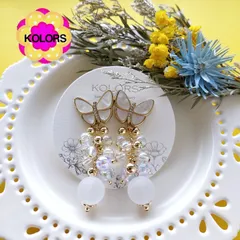 🦋【匿名配送】【ピアス or イヤリング 変更可】【*2467ホワイト蝶とジャラジャラパール ピアス・イヤリング】2点目より割引 ハンドメイドピアス ハンドメイドイヤリング アレルギー対応  揺れる 大ぶり