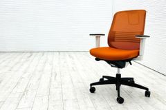 未開封未使用品】 ハーマンミラー アーロンチェア リマスタード Cサイズ フル装備 Aeron Chairs Remastered 中古 Herman  Miller 中古オフィス家具 グラファイト 【A000003386】 - メルカリ