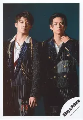 【中古】生写真(ジャニーズ) King ＆ Prince/平野紫耀・岸優太/膝上/LIVE DVD ＆ Blu-ray「King ＆ Prince CONCERT TOUR 2021 ～Re：Sense～」ジャケ写オフショット/公式生写真