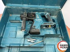 △【ジャンク】 完全不動 使用不可 makita マキタ HR261D 充電式 ハンマドリル 部品取り