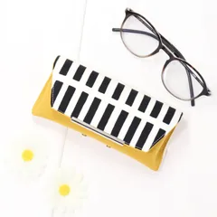 【squ】ちょうどいいが見つかる★ セミハード シンプル眼鏡ケース 北欧柄 四角 受注生産 14日以内に発送