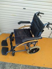 KM-24-1112-18  タイヤ代用品　Jucwlle 車椅子 折りたたみ 介助型 軽量車イス