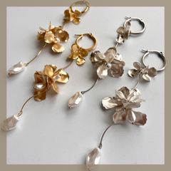 《304ステンレスフープ》ハンドメイドピアス メタルフラワー マット ロング ニュアンスパール ワイヤー ゴールド シルバー ブライダル お花 アレルギー対応《イヤリング変更可能》