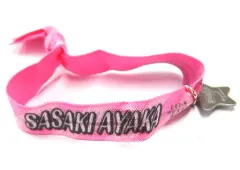 【中古】アクセサリー(非金属)(女性) 佐々木彩夏(ももいろクローバーZ) チャーム付ゴムブレスレット(ピンク/ストライプ) 「ももいろクリスマス 2017 ～完全無欠のElectric Wonderland～」 ももクロガチャ景品