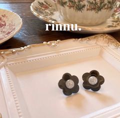 【Daisy accessory 1ピアス】 rinnu デイジー　モチーフ　フラワー　20mm