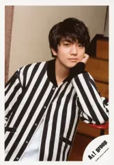 【中古】生写真(ジャニーズ) Aぇ! group/正門良規/上半身・衣装黒.白・左手頬・階段/「僕らAぇ! groupがbrakeしそうですねん?!」グッズオフショット/公式生写真