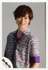 【中古】生写真(ジャニーズ) Kis-My-Ft2/宮田俊哉/上半身・衣装紫・黒・赤・緑・白・体左向き・目線右・背景グレー/「Sha la la☆Summer Time」PV＆ジャケ写撮影/公式生写真