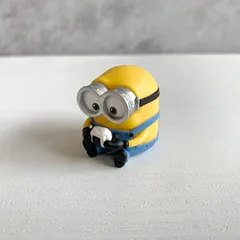 【最終セール】ミニオンズ もぐもぐFig. おにぎりを食べる ボブ ミニフィギュア ガチャ