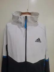 adidas(アディダス) フード付き ジップアップパーカー XL 新品みたい