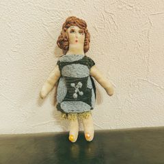 す*ん様 ハンドメイド　人形　ミナペルホネン　ドールチャーム　ミニチュア　手作り ハンドメイド ミニチュア 人形 ドールチャーム ミナペルホネン