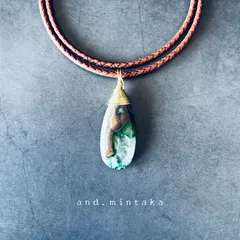 一点物　D｜グラデーションが美しい天然石アゲート大ぶりペンダント➕革紐付き｜ボヘミアン・カジュアル・ワイヤーラッピング