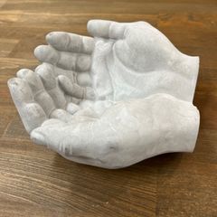 手のひらにそっと置く大切なもの - セメント　ハンドトレイ　韓国　手型　オブジェ　鉢　什器　アクセサリートレイ