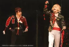 【中古】生写真(男性) 松島勇之介(大包平)・武本悠佑(南泉一文字)/ライブフォト・横型・膝上・キャラクターショット/「ミュージカル『刀剣乱舞』 ～江水散花雪～」ローソンプリント限定ブロマイド