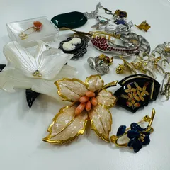 A【まとめ売り】ブローチ ピン カメオ パール 貝殻 石付き 猫 花 ふくろう アクセサリー ハンドメイド パーツ取り オシャレ 上品