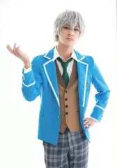 【中古】生写真(男性) 高崎翔太(瀬名泉)/膝上・制服・左手腰・右手上げ・背景白・キャラクターショット/「『あんさんぶるスターズ!オン・ステージ』あんステフェスティバル」トレーディングブロマイドA